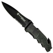 Smith & Wesson Border Guard 3 Half Serrated Edge

